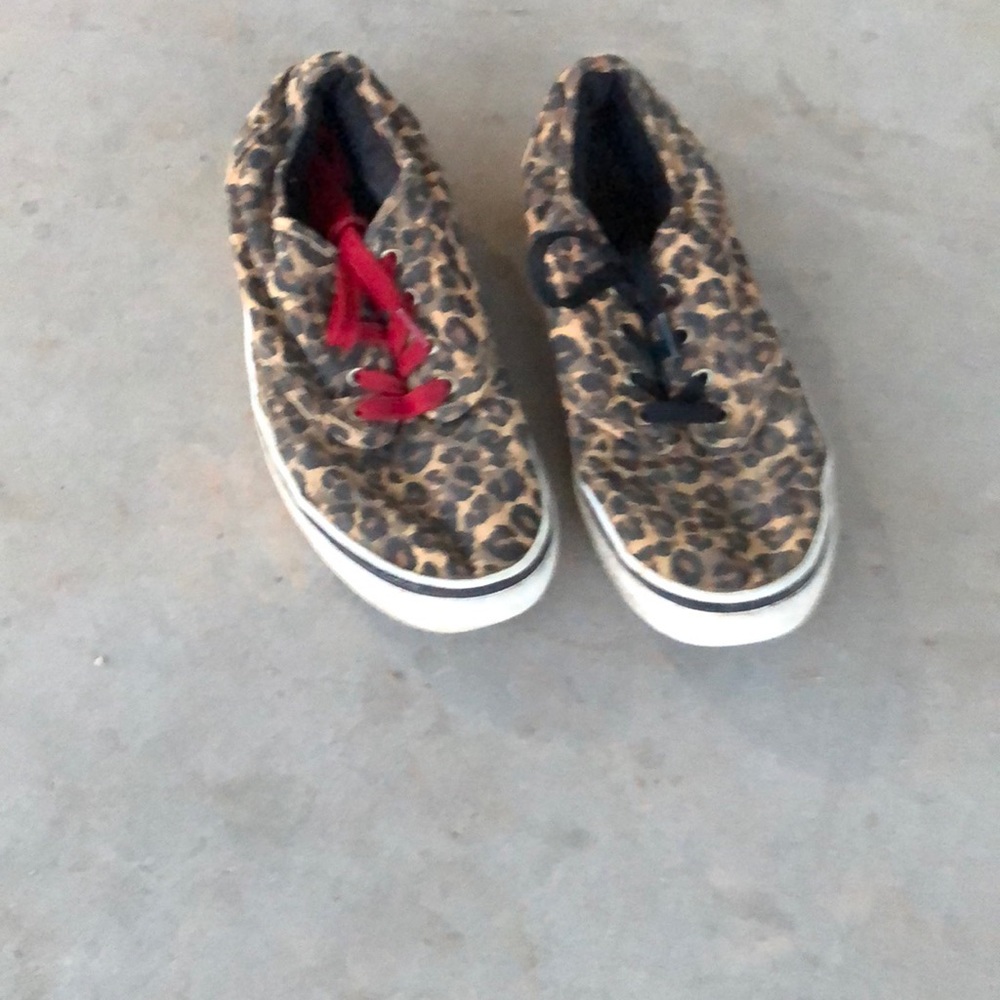 Shoes - Picture 3 of 4